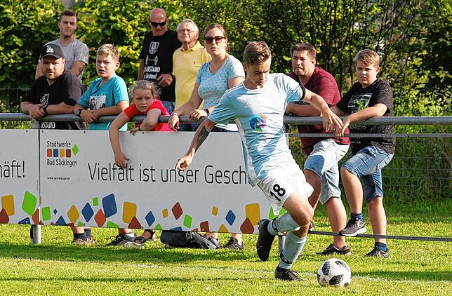 Bild 5: SV Obersäckingen gewinnt gegen den SC Lauchringen mit 2:0 &ndash; und wir haben die Bilder!