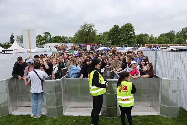 Bild 28: Zum Start des Campus-Festival kommen tausende Fans ins Bodenseestadion
