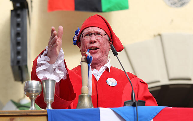 Er ist als Richter selbstverständlich vollkommen unvoreingenommen: Ekkehard Greis, Präsident der Jakobiner e.V. und Präsident des ...