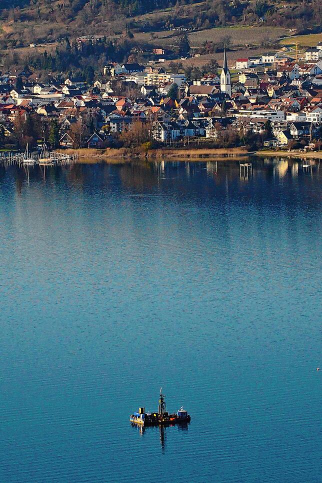 Die Bohrinsel vor Ludwigshafen