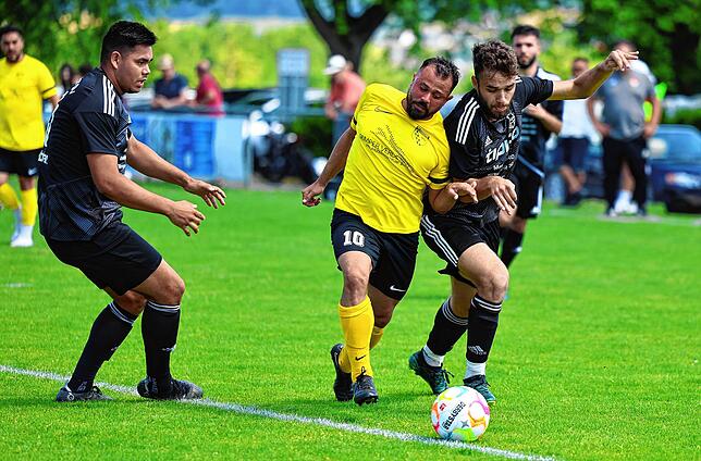Bild 3: So feiert der FC Öhningen-Gaienhofen die Bezirksliga-Meisterschaft. Wir haben die besten Bilder!