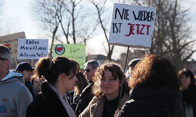 Bild 18: Bilder des Widerstands: Diese Menschen sagen Nein zum Rechtsextremismus