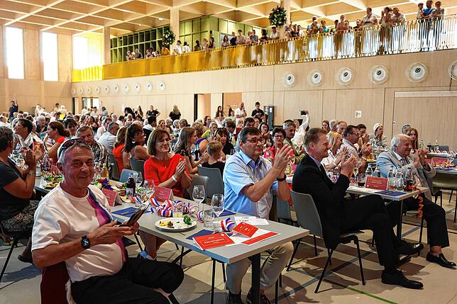 Bild 19: Festakt 50 Jahre Städtepartnerschaft in der Markolfhalle