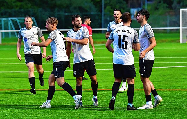 Bild 34: SV Buch besiegt Aufsteiger SG Weilheim/Gurtweil knapp mit 2:1 – und wir haben Fotos!