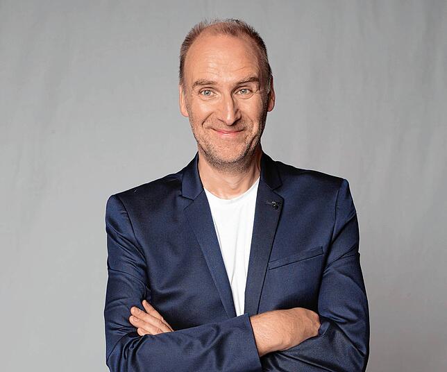 Comedian Andreas Müller ist Schöpfer beliebter Radio-Serien wie KlinsCamp, Jogis Jungs oder Bundes-Angie: In Niedereschach können ihn ...