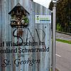 Auf Wiedersehen im Ferienland Schwarzwald: Das &bdquo;Ferienland Schwarzwald&ldquo;, zu sehen das Schild am Ortsausgang am Hochwald, ...