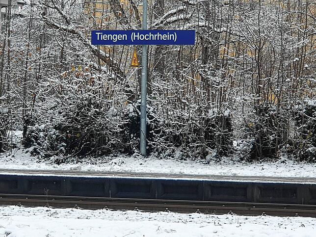 Der Bahnhof in Tiengen erhält im Zuge der Elektrifizierung der Bahnstrecke ein zweites Gleis, das barrierefrei zugänglich sein wird.