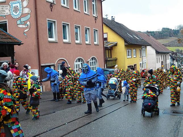 Bild 1: Bilder vom Umzug Mauchen
