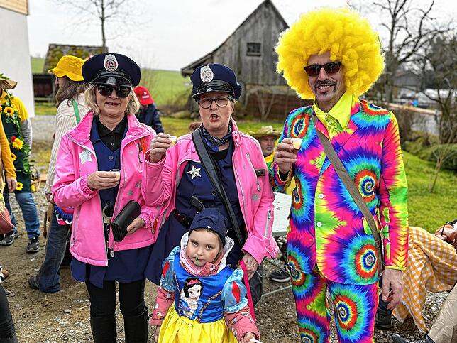 Bild 29: Fasnet in Lellwangen: 220 Narren feiern mit Musik und Freude -  hier die Bilder!