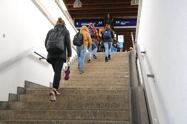 Für junge und mobile Menschen ist Treppensteigen kein Problem.