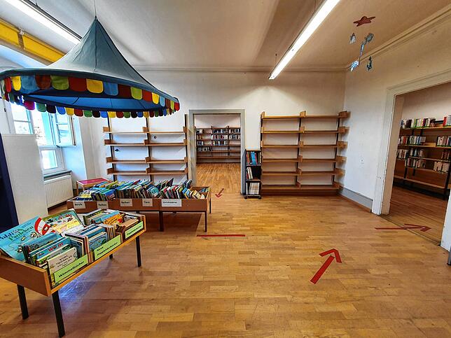 Ein Großteil der Regale in der Stadtbücherei ist bereits leer geräumt.