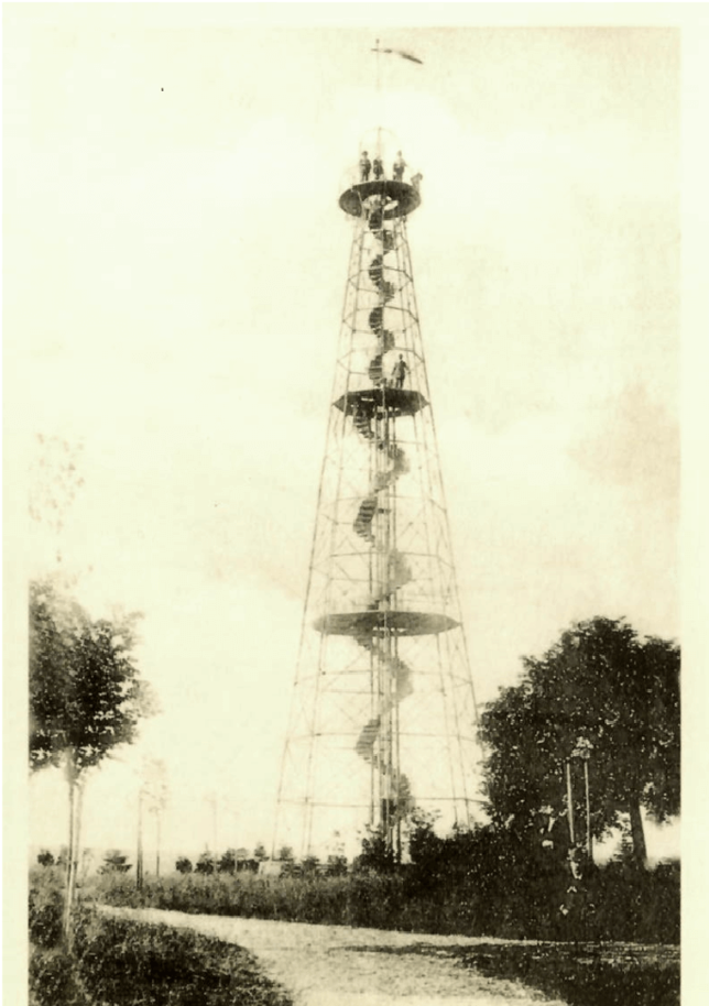 So sah der Turm um 1895 aus, hier eine historische Postkarte aus den Beständen des Stadtarchivs.