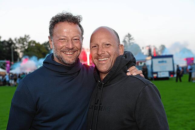 Bild 3: Konstanz: Wummernde Bässe, lässige Outfits und eine gute Zeit: Festival startet im Bodensee-Stadion