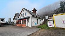Das Feuerwehrhaus in Schwörstadts Ortsmitte entspricht nicht mehr den heutigen Anforderungen. Bild: Stefan Ammann