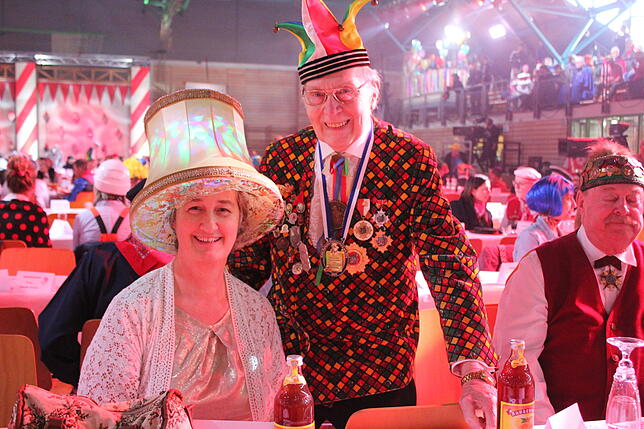 Bild 1: Fasnacht in Stockach: Narrengericht 2025 – Zuschauer feiern mit tollen Bildern!