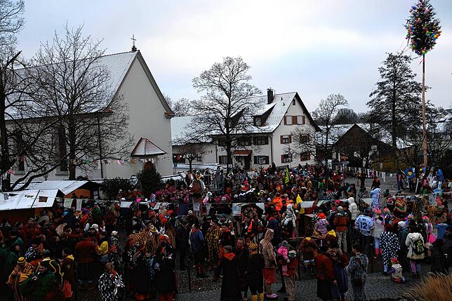 Bild 27: Bilder vom Zunftmeisterempfang und vom Narrenbaumstellen in Kippenhausen