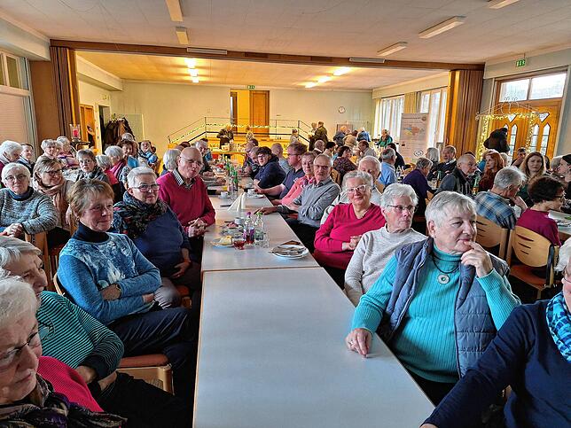 Um die 100 Bürger treffen sich am Sonntag, 12. Januar, zum traditionellen Mittagstisch und anschließender Pfarrversammlung im Mariensaal.