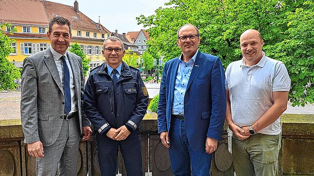 Bei der Vorstellung der polizeilichen Kriminalstatistik für das Jahr 2024 im Rathaus dabei (von links): Oberbürgermeister Erik Pauly, ...
