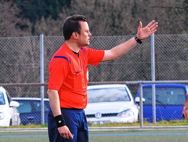 An der Linie: Steffen Fante vom SV Liel/Niedereggenen ist einer der beiden Assistenten von Hafes Gerspacher beim Pokalfinale am Samstag ...