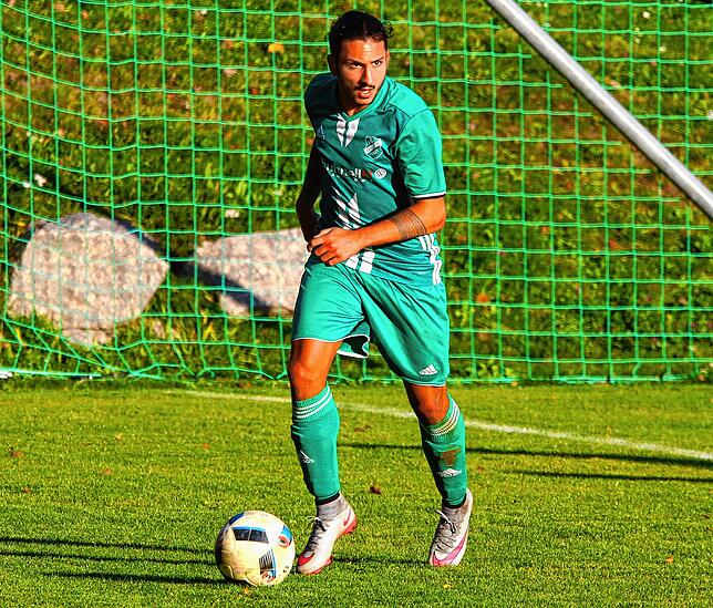 Urgestein des FC Zell: Dario Muto &ndash; hier ein Archivbild vom Oktober 2017 &ndash; verlässt das Wiesental und spielt künftig im ...