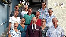 Der neue Sipplinger Gemeinderat: (vorn, von links) Caroline Fruchtzweig, Melissa Staiger-Nkabou, Bürgermeister Oliver Gortat, Michelle ...