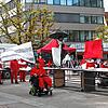 Das Reutlinger Straßentheater &bdquo;Die Tonne&ldquo; thematisiert beim Auftritt am 14.&nbsp;Juni auf dem Rathausplatz das schreckliche ...