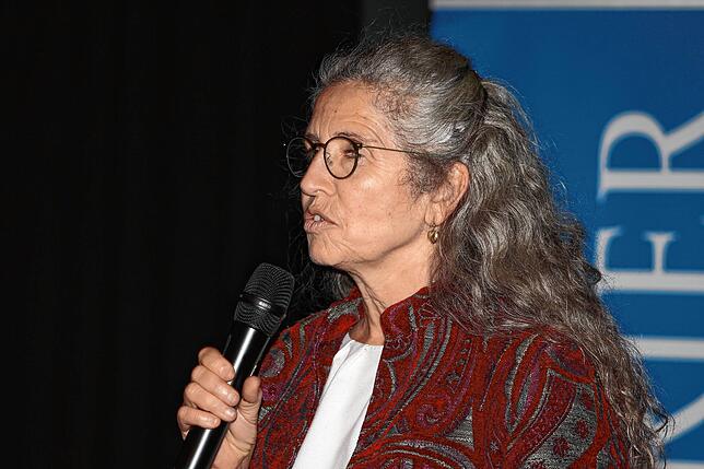 Architektin Corinna Wagner fragte nach den Positionen der Kandidaten zum Thema Wohnraum.
