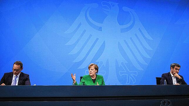 Bundeskanzlerin Angela Merkel (CDU), Berlins Regierender Bürgermeister Michael Müller (SPD) und Bayerns Ministerpräsident Markus Söder ...