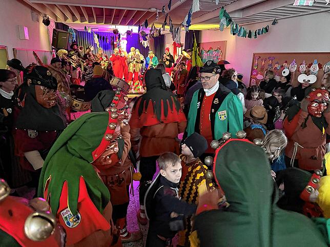 Bild 24: Fasnacht 2025 in Friedrichshafen: Rathaussturm & Schulbefreiung in eindrucksvollen Bildern!