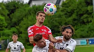 Bild : Spvgg. Wutöschingen und FC Tiengen 08 II trennen sich 2:2 – und wir haben Fotos!
