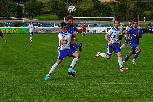 Bild 1: FC Geißlingen gewinnt beim FC Weizen mit 3:2 &ndash; und wir haben Bilder!