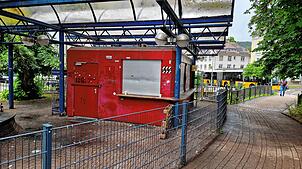 Der Kiosk ist seit Monaten geschlossen. Doch die höheren Temperaturen machen das Areal offenbar wieder zu einem beliebten Treffpunkt, ...
