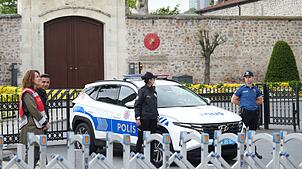 Die Verhandlungen finden im Istanbuler Dolmabahce-Palast statt.