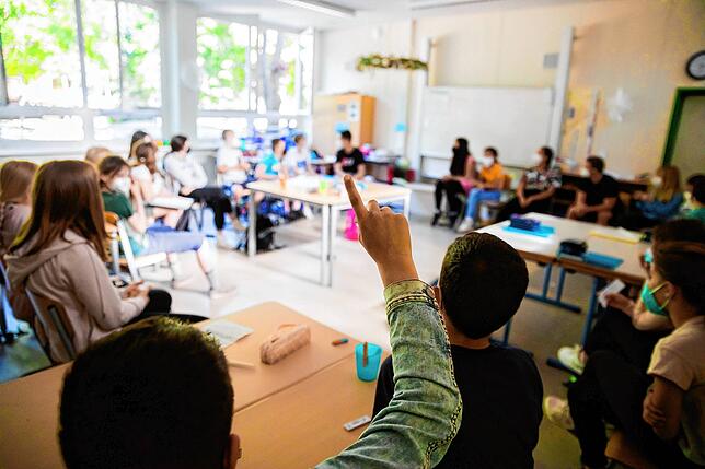 Geht es nach der Kultusministerin, soll das neue Schuljahr im September mit vollem Präsenzunterricht starten – wo es durch die ...