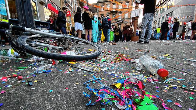 Das junge Partyvolk macht am Schmotzigen Dunschtig, aber auch an weiteren Fasnachtstagen, die Marktstätte zum Konstanzer Ballermann.