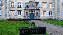Nach der Hoden-OP bei einem Jungen hatte dieser mit Hautreizungen zu kämpfen. Seine Eltern verklagen deshalb Schwarzwald-Baar-Klinikum. ...