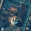 Dieses von Maxar Technologies bereitgestellte Satellitenbild zeigt Butscha mit der St.-Andreas-Kirche (Mitte) und darüber den Ort, an ...