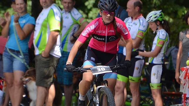Gesamtsieg: Finja Lipp sicherte sich durch ihren fünften Sieg in Serie den Gesamtsieg im Schwarzwälder MTB-Cup für den Nachwuchs.