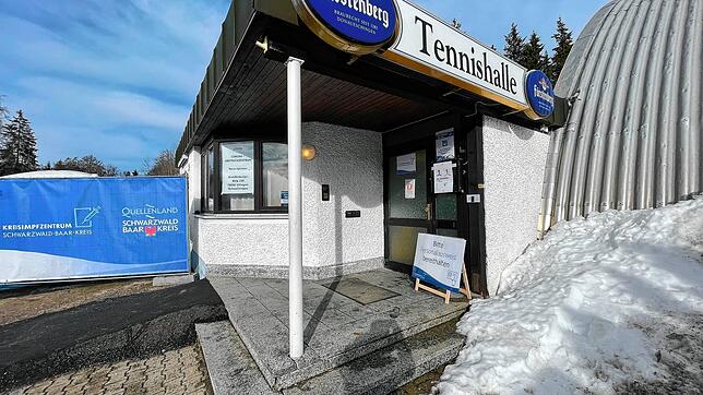 In der Schwenninger Tennishalle befindet sich aktuell das Kreisimpfzentrum Schwarzwald-Baar.