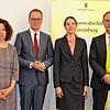 Leitender Oberstaatsanwalt Alexander Boger (Zweiter von links) mit (von links) Oberstaatsanwältin Christine Weiss, Erster Staatsanwältin ...