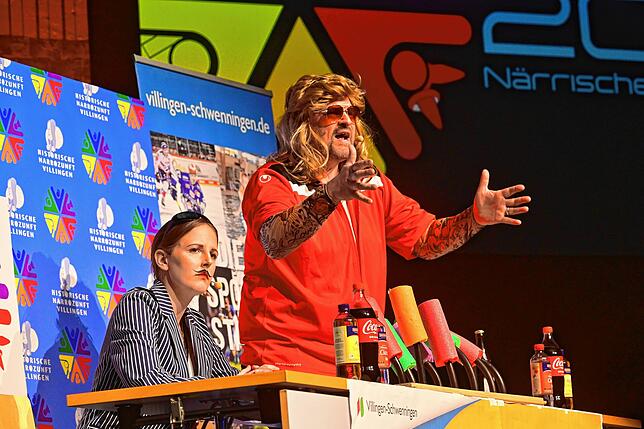 Zur emotionalen Pressekonferenz luden Alexander Brüderle und Alina Wöhrle. Und warfen mit typischen Trainerphrasen um sich.