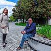 Sie freuen sich über den schmuck gestalteten Platz in der Ortsmitte des Singener Stadtteils Überlingen am Ried: Ortschaftsrätin Simone ...