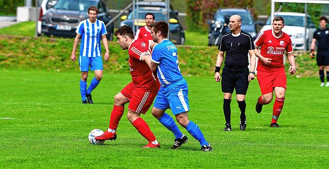 Bild 18: SV Eggingen gewinnt das Spitzenspiel gegen Verfolger SV Berau mit 4:1 &ndash; und wir haben Bilder!