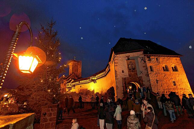 Fast vergessene Handwerkskünste bilden einen Fokus an den Ständen des mittelalterlichen Weihnachtsmarktes auf der Wartburg.