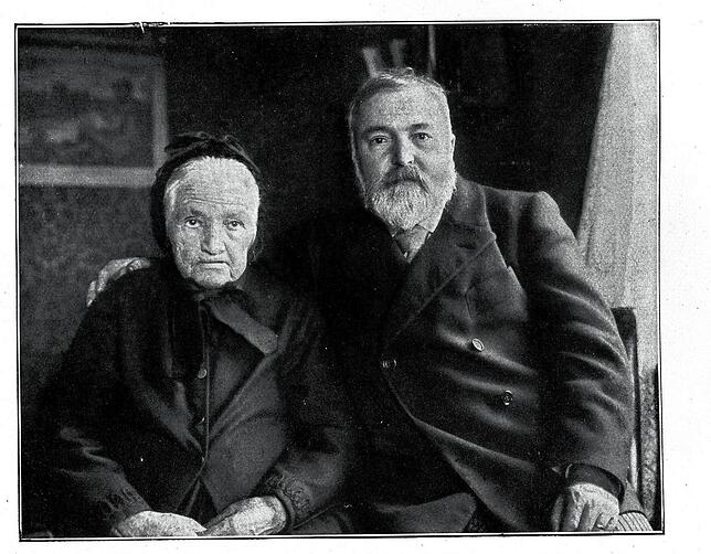 Der Maler mit seiner Mutter. In Frankfurt teilte er mit ihr, seiner Frau, seiner Schwester und einer Schülerin den Haushalt.