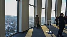 Medienvertreter hatten gestern Gelegenheit, den Ausblick von der 226 Meter hoch gelegenen Aussichtsplattform zu genießen. Die Plattform ...