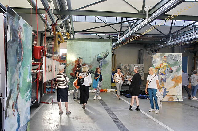 Kunst im Kontext mit Löschfahrzeugen und Wasserschläuchen: Erstmalig zur 19. Museumsnacht Hegau-Schaffhausen dabei, bot das ...