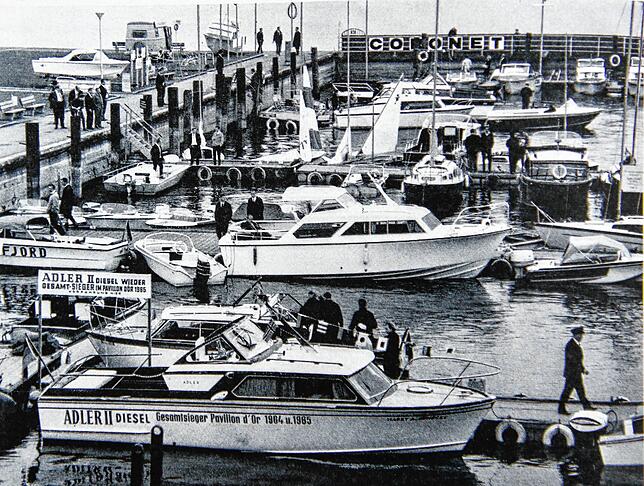 1966: Die Motorboote im Vorführhafen wurden immer größer.