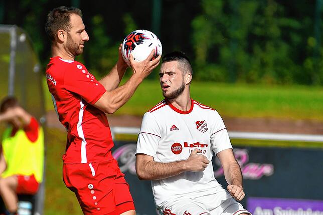 Bild 5: FC Wallbach sichert sich ein 2:2 gegen den FC Schönau &ndash; und wir haben die Bilder!
