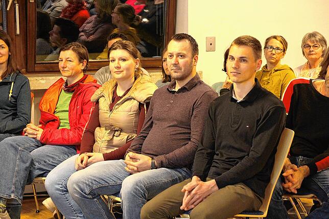 Noch sitzen sie im Publikum: Robert Wesolowski (vorn links) und Carl Stromann (vorn rechts). Nach der Wahl werden sie gemeinsam für die ...
